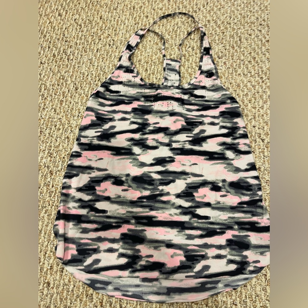Lululemon Water Bound Singlet size 6